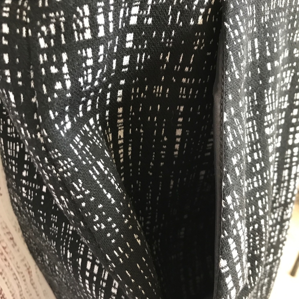 Calvin Klein Women’s Black & White Geometric Sleeveless Dress - Picture 6 of 14